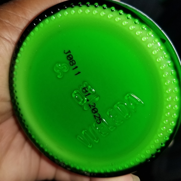 Weleda Mama stretch mark body butter - Picture 3 of 10